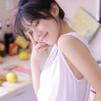 海底捞去年净利降14%：同店日均销售额下滑，员工数量减少超万人